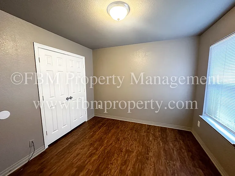 1510 Drexel Drive - Charming 3 Bedroom, 2 Bathroom Brick Duplex in Waxahachie, TX! — Photo 9