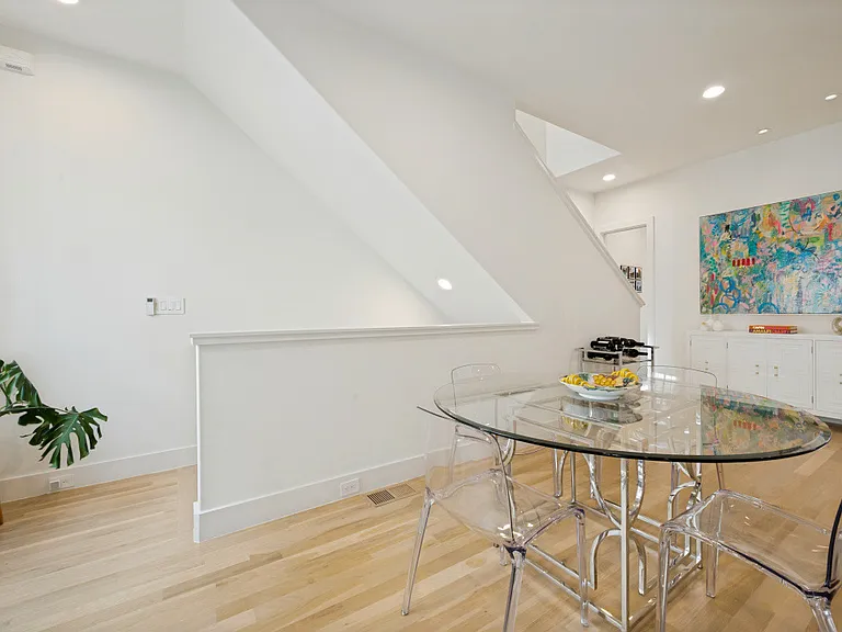 4220 Hawthorne Ave #103 — Photo 15