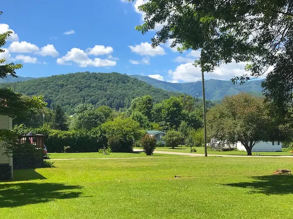 236 Sunland Dr, Andrews, NC 28901