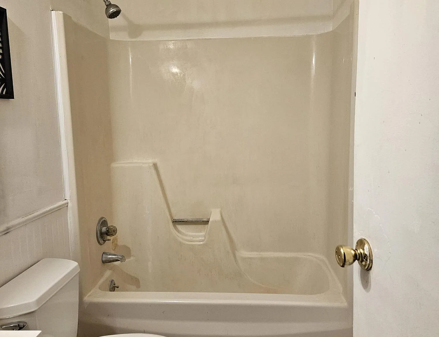 3 bed, 1.0 bath, 912 sqft, $2,000 — Photo 4