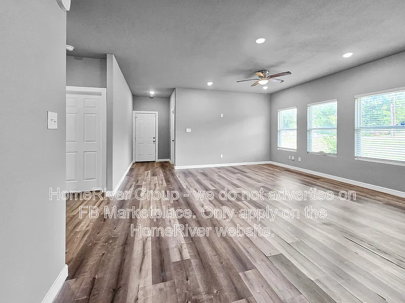 3 bed, 2.0 bath, 1409 sqft, $1,800 — Photo 4