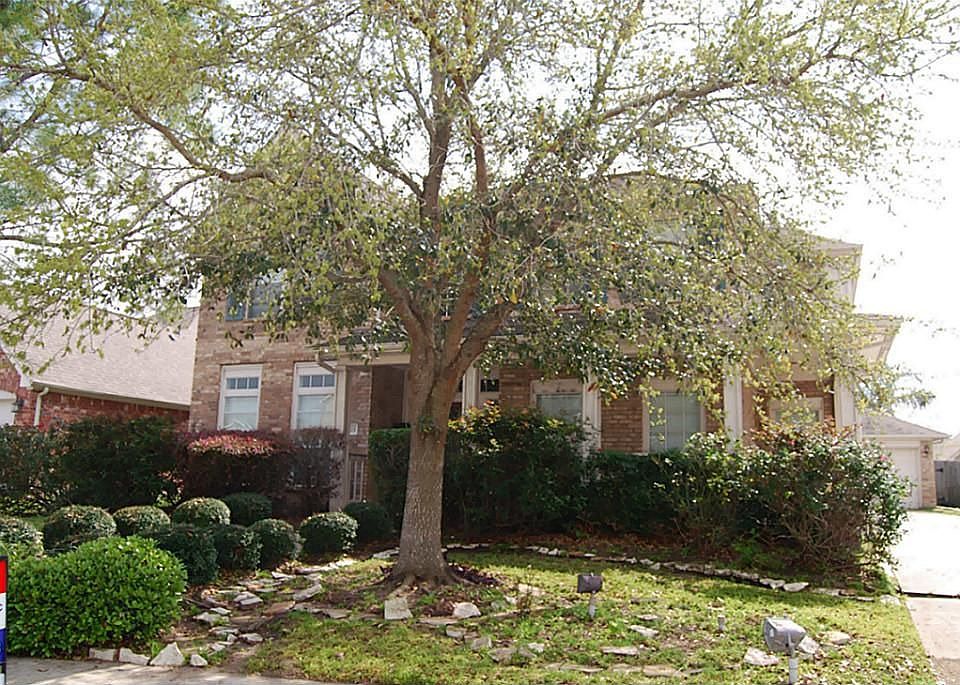1st image of 1923 Country Club Cove Dr