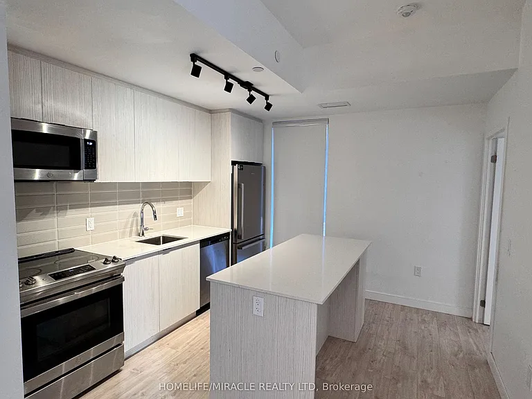 176 Clonmore Dr #4 — Photo 14
