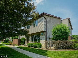 404 Circlegate Rd #404, New Lenox, IL 60451