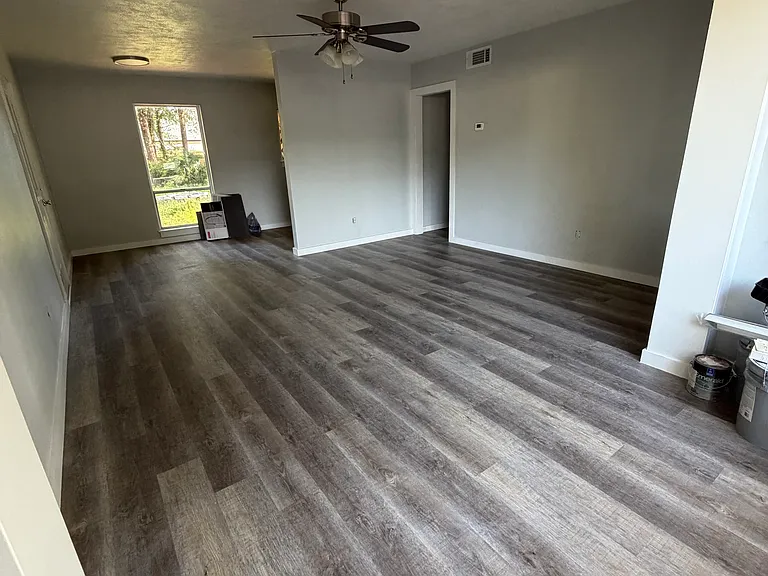 226 California Dr — Photo 5