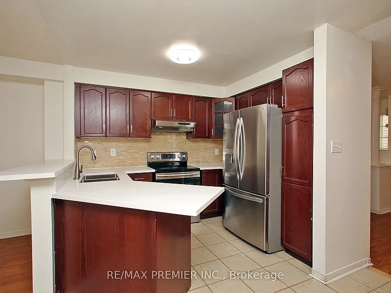 205 Equator Cres — Photo 11