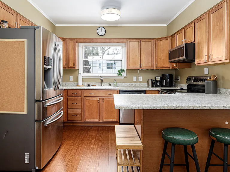 1704 Comanche St — Photo 13