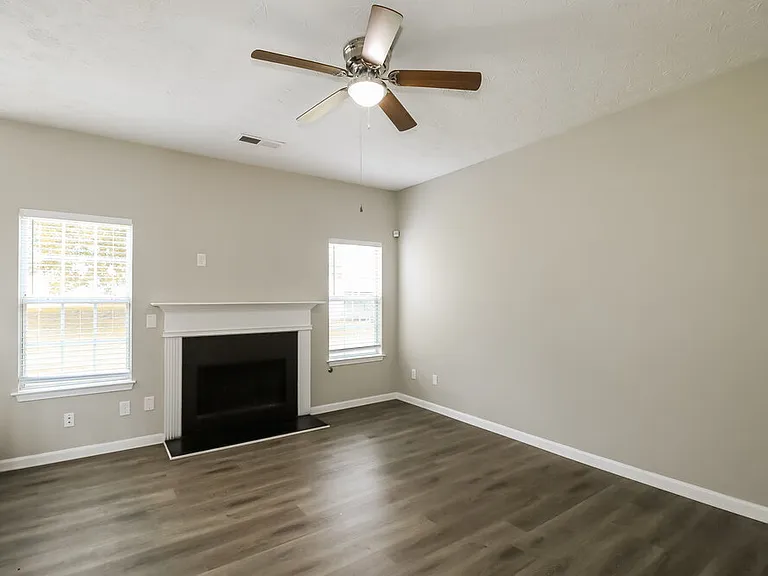 80 Greenway Dr — Photo 10