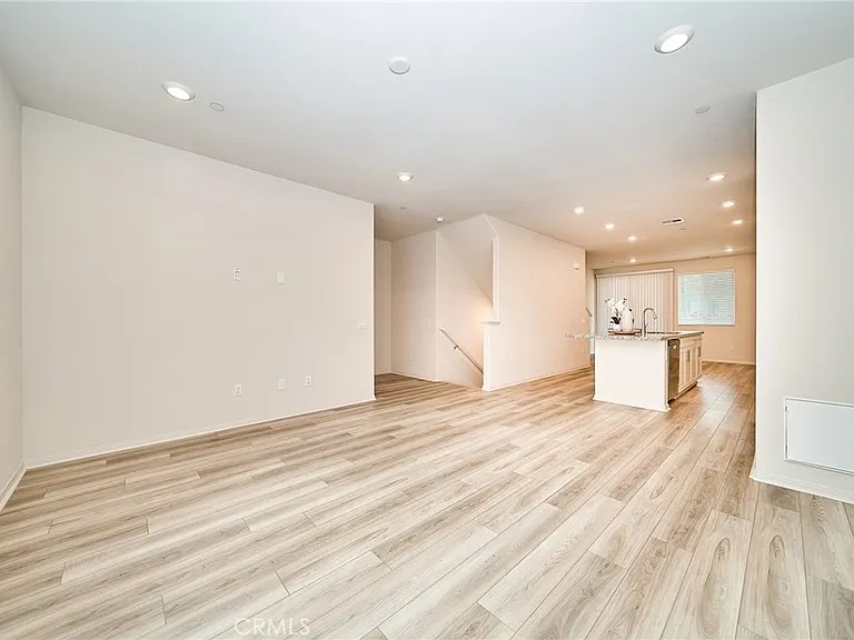 1672 Cayton Loop — Photo 14