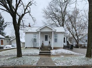 410 Garfield St, Chelsea, MI 48118