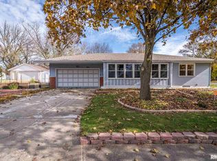 926 S Manual Ave, Peoria, IL 61605