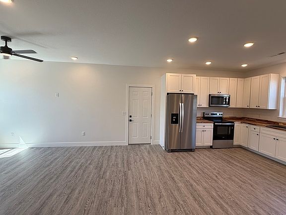 4th image of 705 Roe Ln