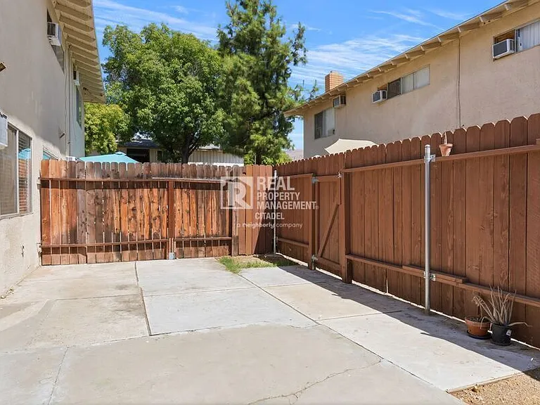 3009 Canyon Crest Dr #B — Photo 21