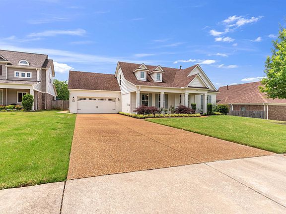 3rd image of 5621 Heather Oak Dr