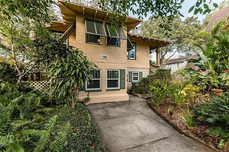 Lower unit of duplex available! Nice quiet garden setting just 2 blocks from Crescent Lake.