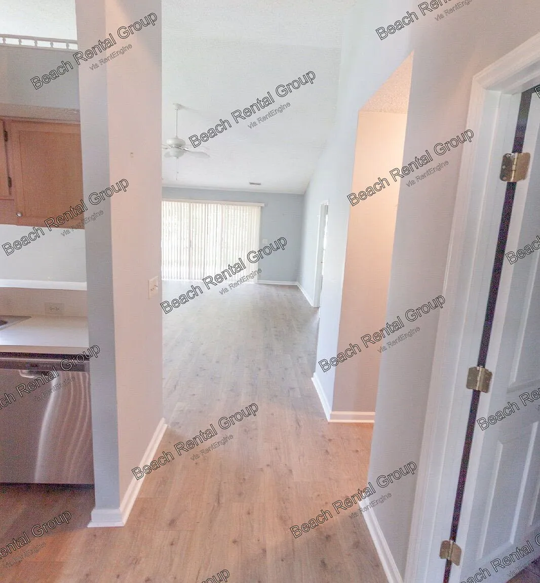 2 bed, 2.0 bath, 1300 sqft, $1,795 — Photo 4
