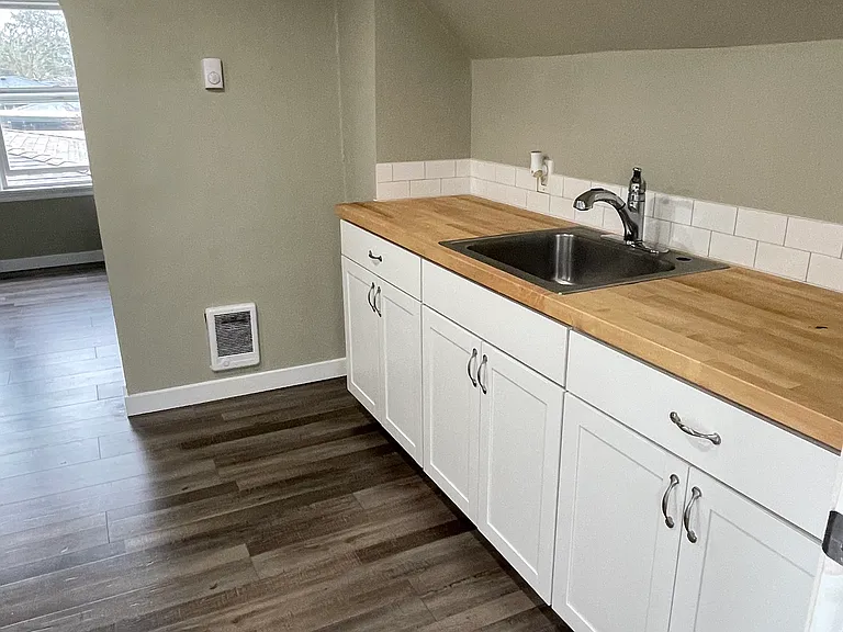 414 12th St SW #2 — Photo 6