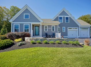 7 Loy Dr, Hampton, NH 03842
