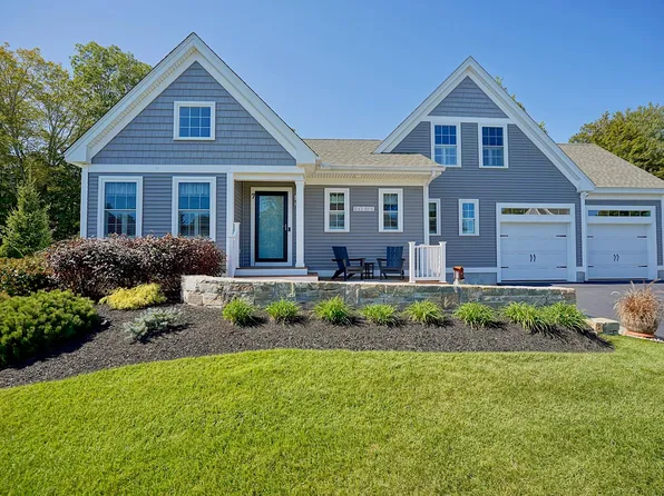 7 Loy Drive, Hampton, NH 03842