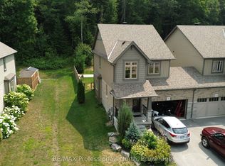 8 Spalding Cres, Huntsville, ON P1H 1C9