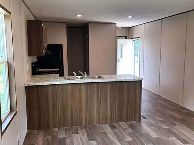 182 Zeb Rd — Photo 2