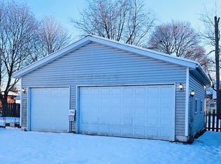 2710 3rd St NW #3-CAR, Canton, OH 44708
