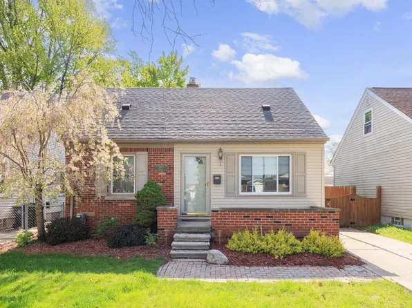 23118 Harmon St, Saint Clair Shores, MI 48080