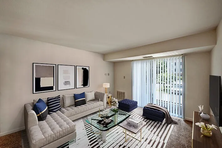 Mallside Forest Apartments — Photo 5