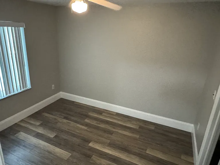 17030 Kellog Ave — Photo 7