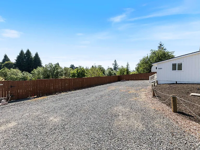 20485 Oregon #99W — Photo 3