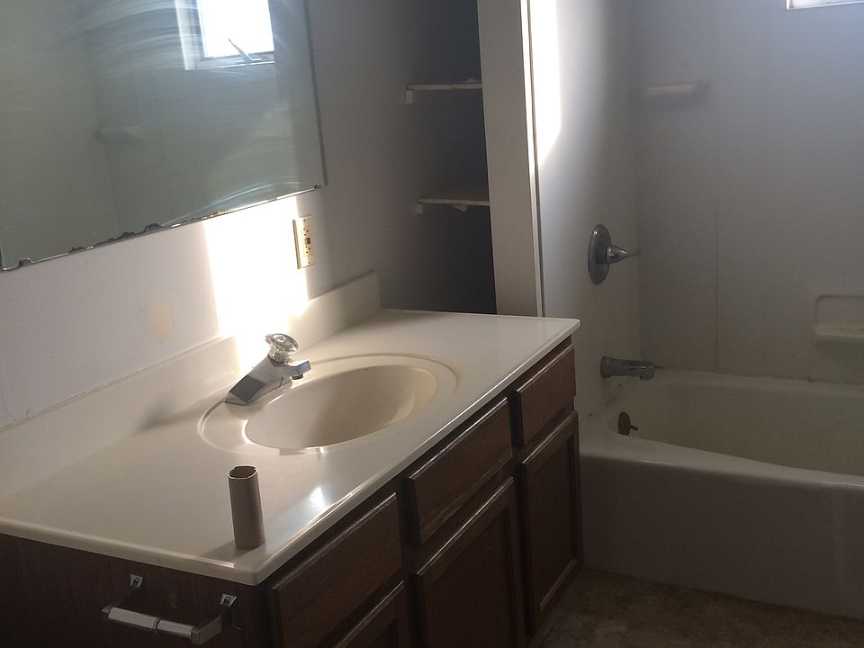 1st image of 322 Wallace St