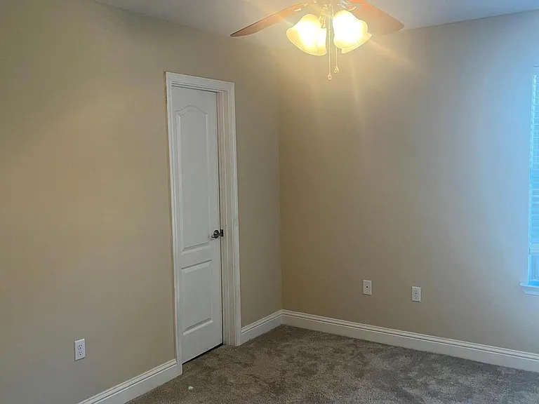 1950 Alamanda Ct — Photo 12