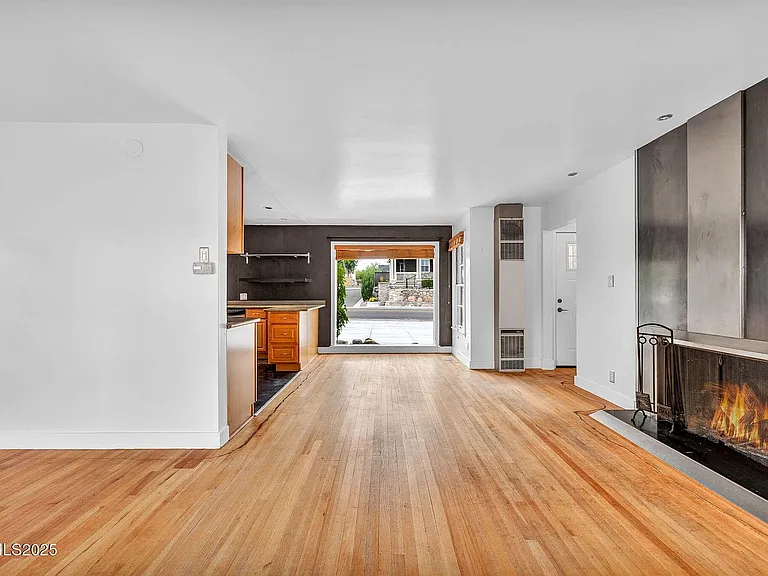 343 Mount Rose St #1 — Photo 4