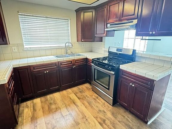 4th image of 8784 Pinecrest Pl