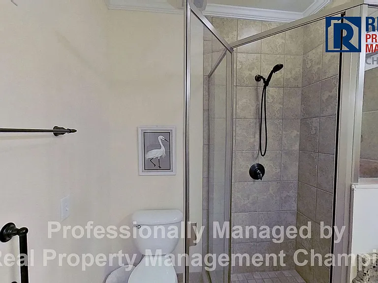 307 N Lake Park Blvd #202 — Photo 14