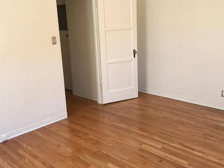 8366 Blackburn Ave — Photo 8