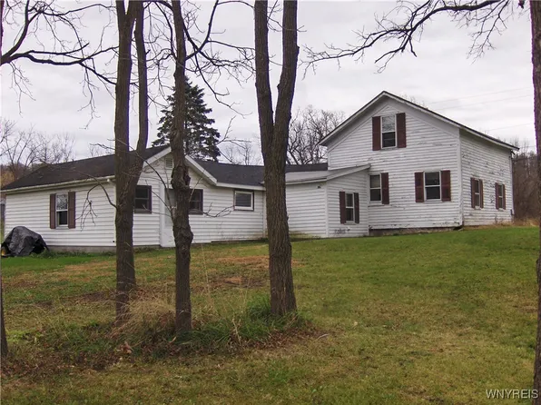 6440 E Hollow Rd, Canandaigua, NY 14424
