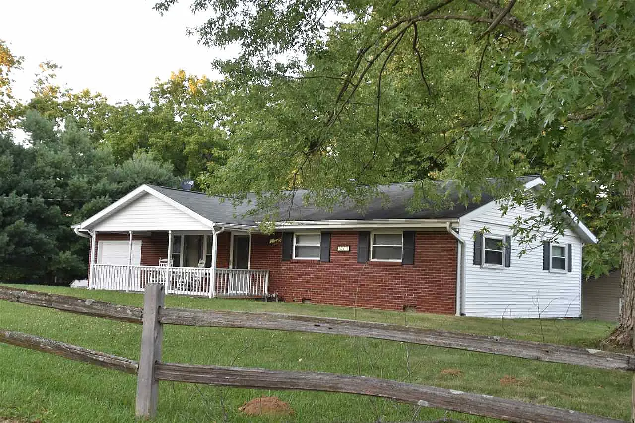 3739 Sims Ln photo 1