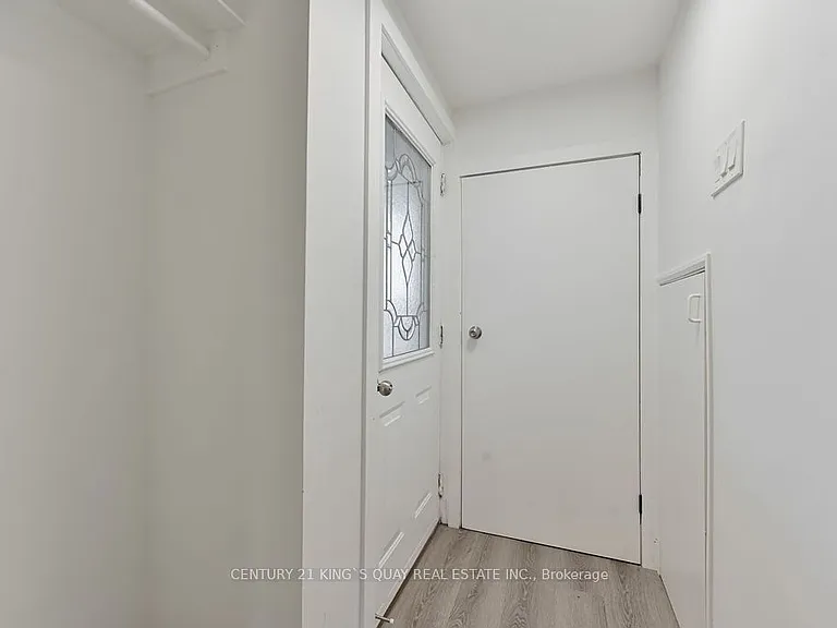 989 Old Cummer Ave #LOWER — Photo 3