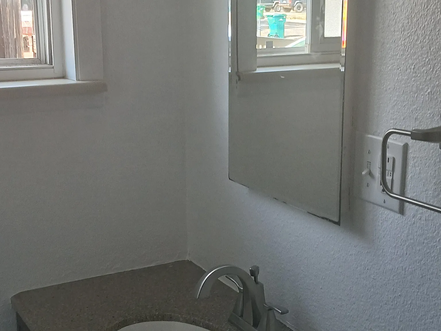 3 bed, 1650 sqft, $2,575 — Photo 2