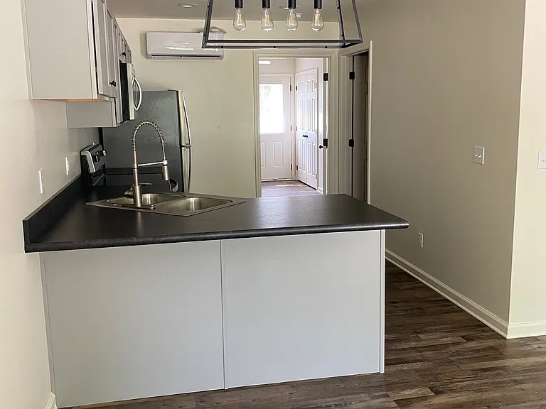 1314 Poplar St E — Photo 10