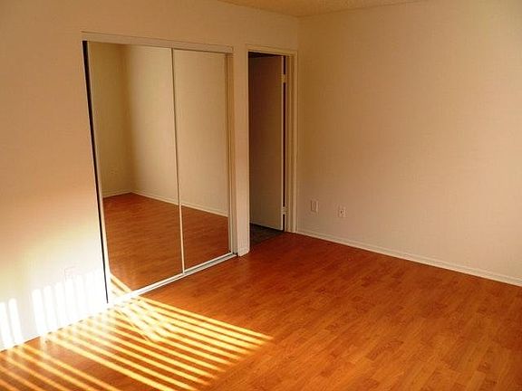 5th image of 1233 Stanley Ave APT 5