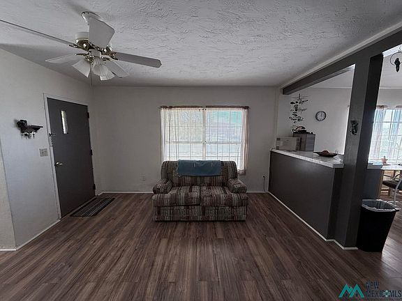 4th image of 102 N Maple St