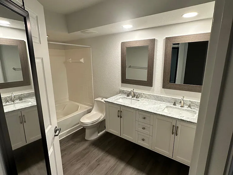 10075 Gate Pkwy N #103 — Photo 4