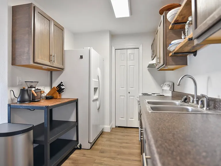 1645 NE Merman Dr #B101 — Photo 8