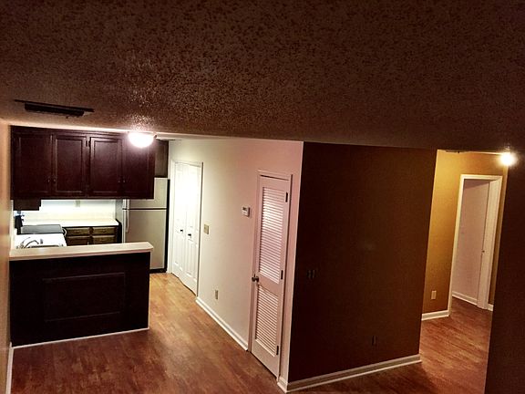5th image of 2057 Woodlawn Dr SW
