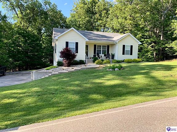 3rd image of 104 Wintergreen Rd