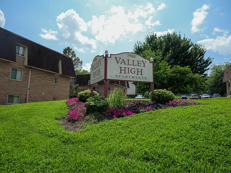 Valley High — Photo 11