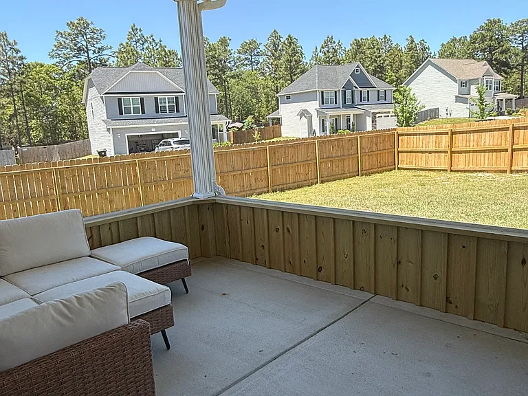 1216 Yellowwood Dr — Photo 8