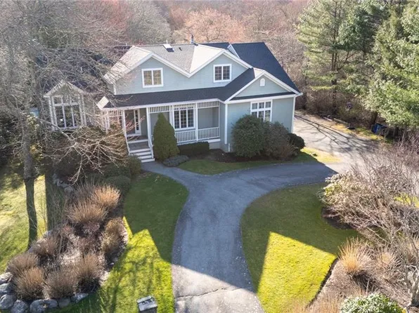 152 Gibson Ave, Narragansett, RI 02882